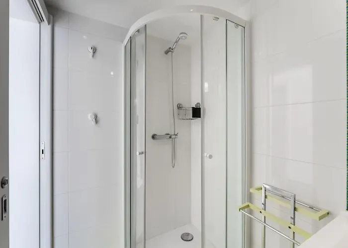 Sunset Terrace - Beachfront With Private Parking Lägenhet