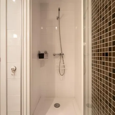 Sunset Terrace - Beachfront With Private Parking Apartament