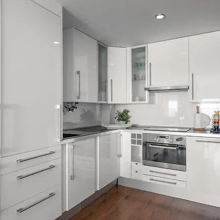 Sunset Terrace - Beachfront With Private Parking Apartment