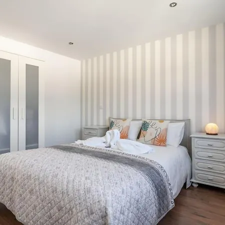 Apartment Sunset Terrace - Beachfront With Private Parking Nazaré