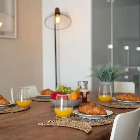 Sunset Terrace - Beachfront With Private Parking Apartament *