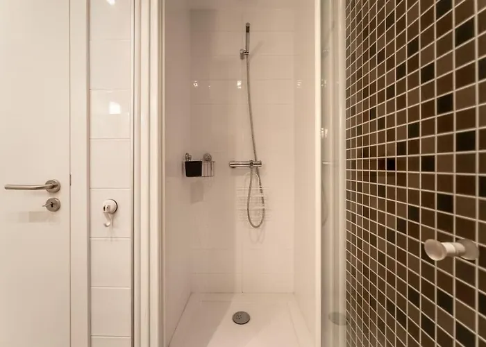 Sunset Terrace - Beachfront With Private Parking Апартаменты