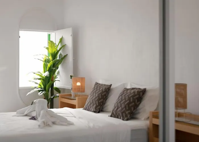 Апартаменты Sunset Terrace - Beachfront With Private Parking Назаре