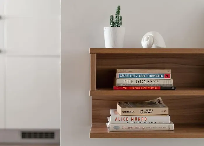 Sunset Terrace - Beachfront With Private Parking