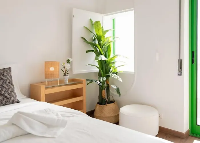 Sunset Terrace - Beachfront With Private Parking Апартаменты