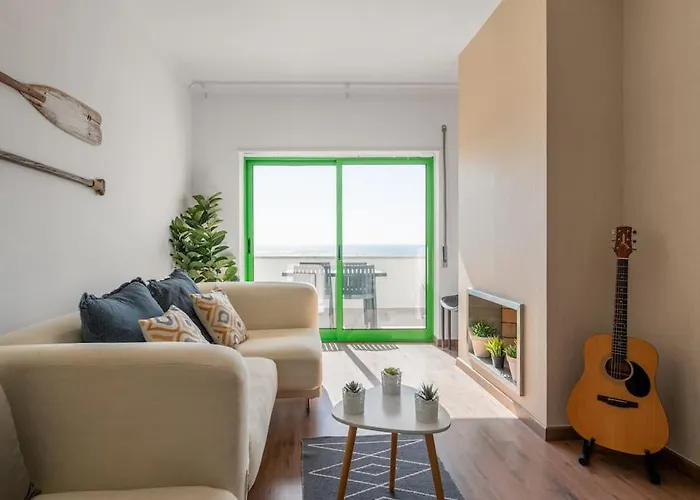 Апартаменты Sunset Terrace - Beachfront With Private Parking