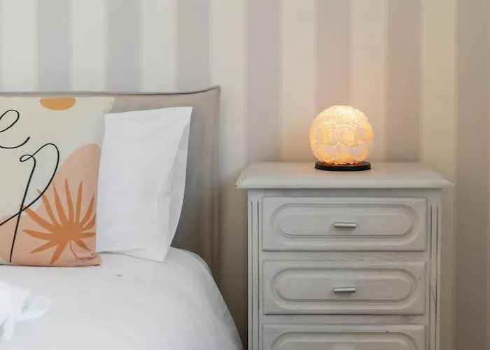 Апартаменты Sunset Terrace - Beachfront With Private Parking *